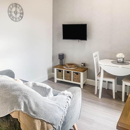 The Rosebery Retreat By The Castle 1-Bed Apartment إينفيرنيس المظهر الخارجي الصورة