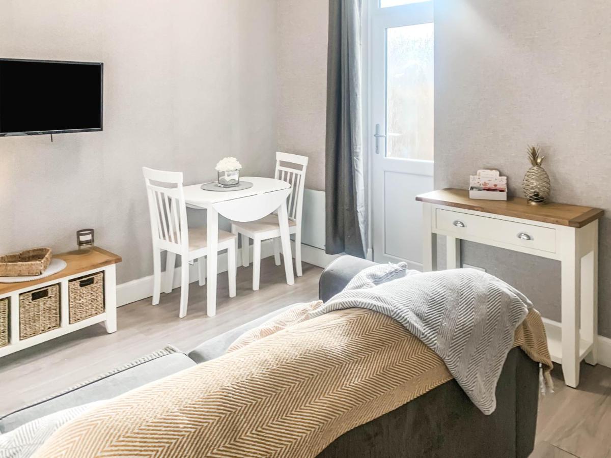 The Rosebery Retreat By The Castle 1-Bed Apartment إينفيرنيس المظهر الخارجي الصورة