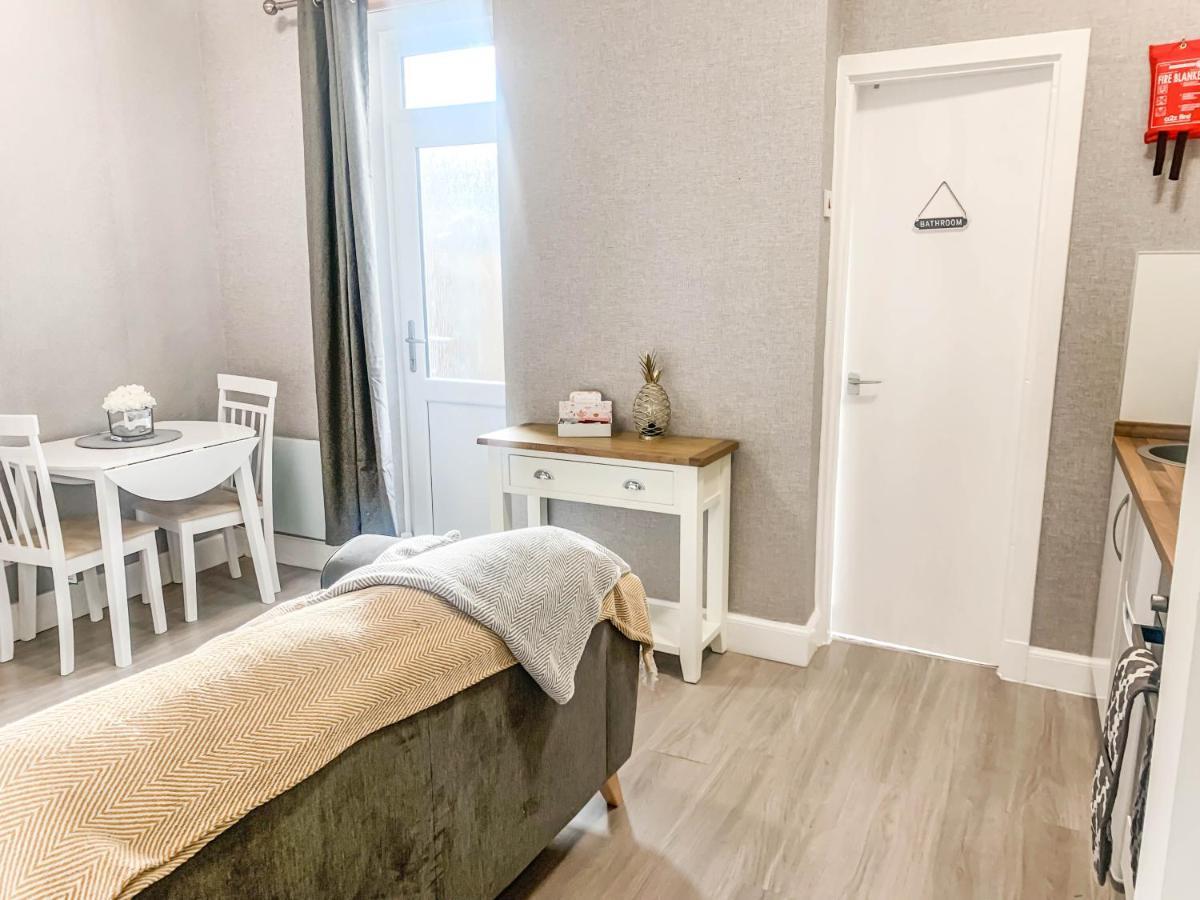 The Rosebery Retreat By The Castle 1-Bed Apartment إينفيرنيس المظهر الخارجي الصورة