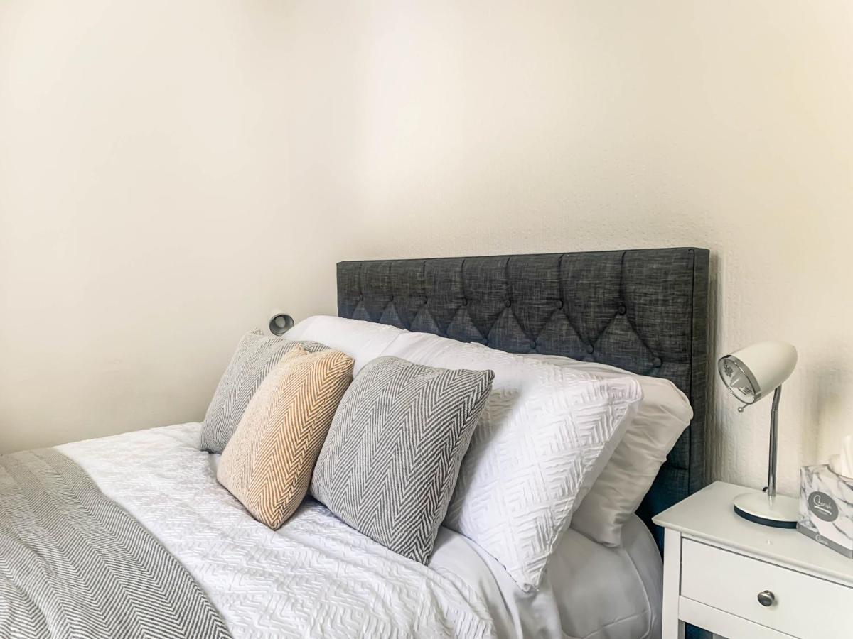The Rosebery Retreat By The Castle 1-Bed Apartment إينفيرنيس المظهر الخارجي الصورة