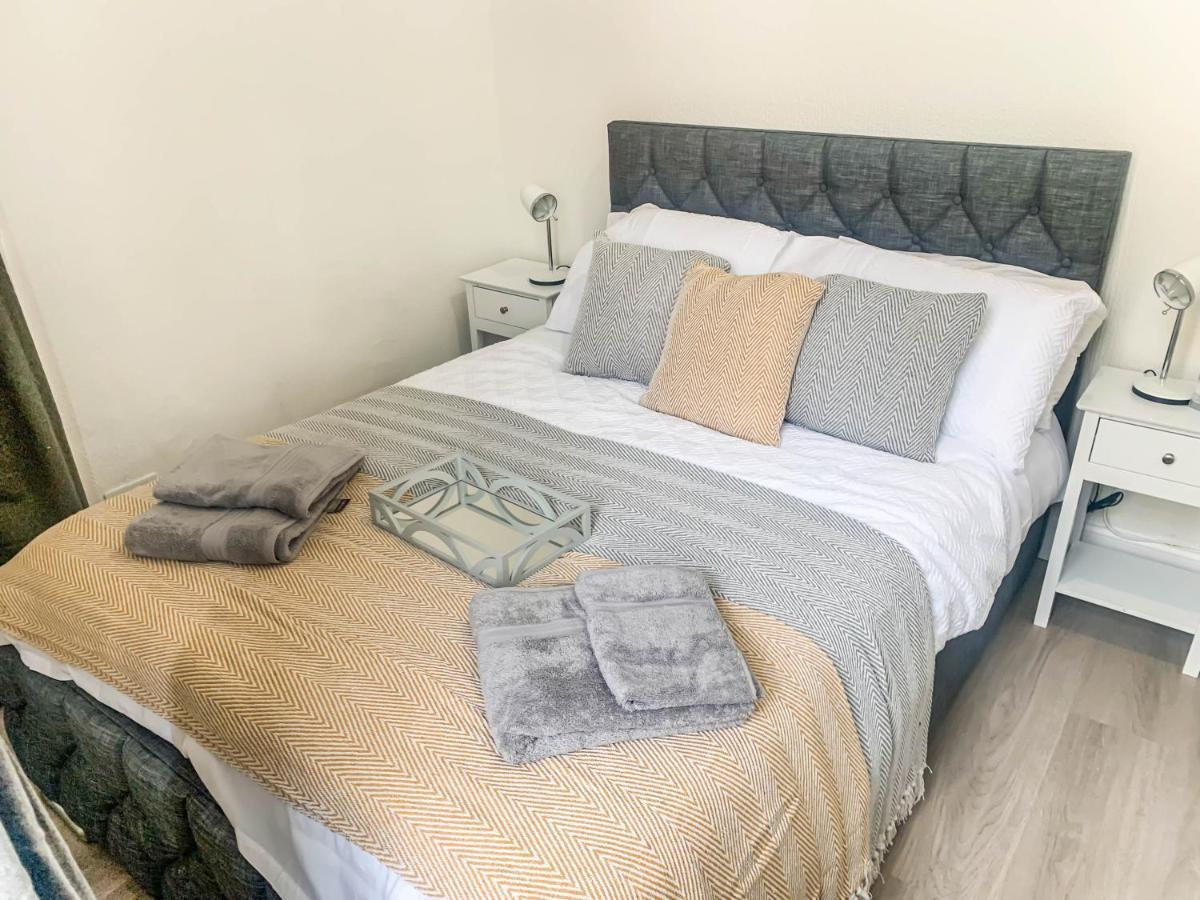 The Rosebery Retreat By The Castle 1-Bed Apartment إينفيرنيس المظهر الخارجي الصورة