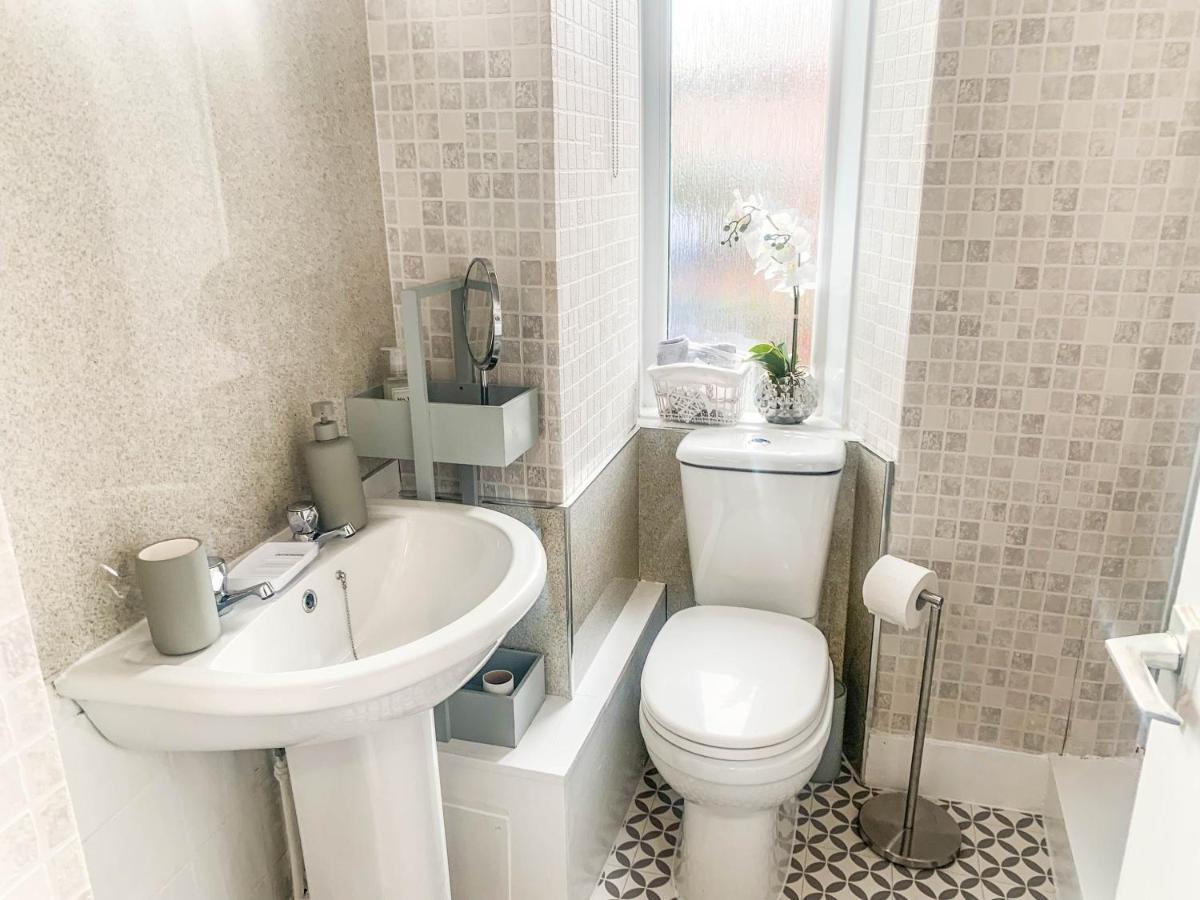 The Rosebery Retreat By The Castle 1-Bed Apartment إينفيرنيس المظهر الخارجي الصورة