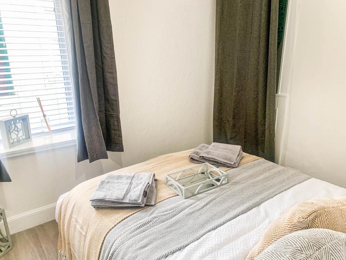 The Rosebery Retreat By The Castle 1-Bed Apartment إينفيرنيس المظهر الخارجي الصورة