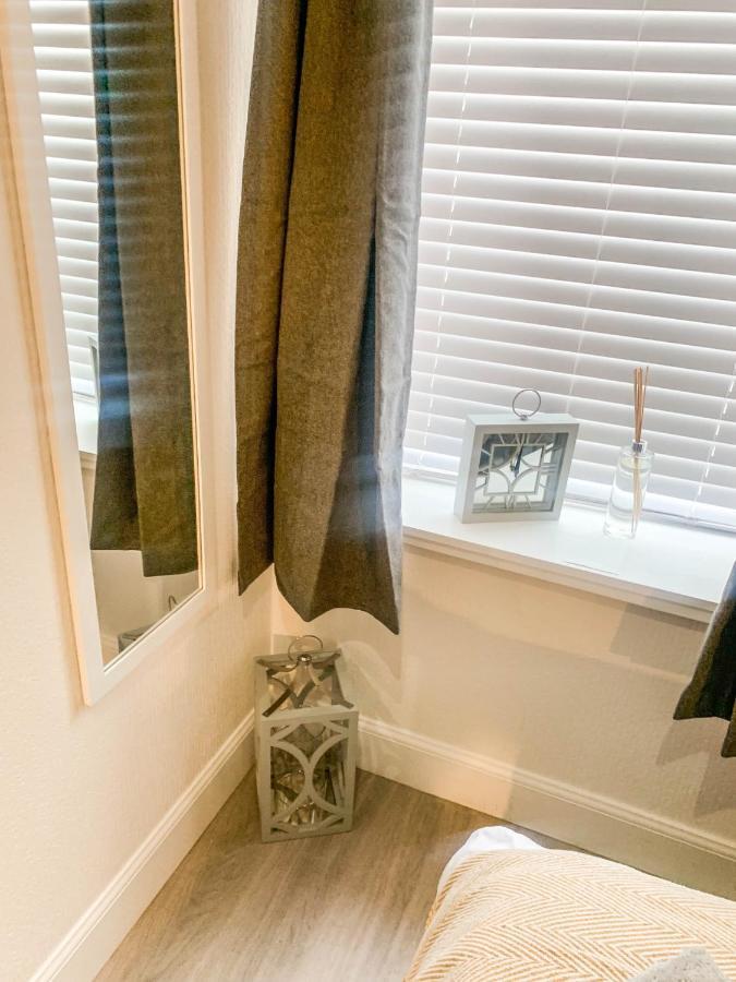 The Rosebery Retreat By The Castle 1-Bed Apartment إينفيرنيس المظهر الخارجي الصورة